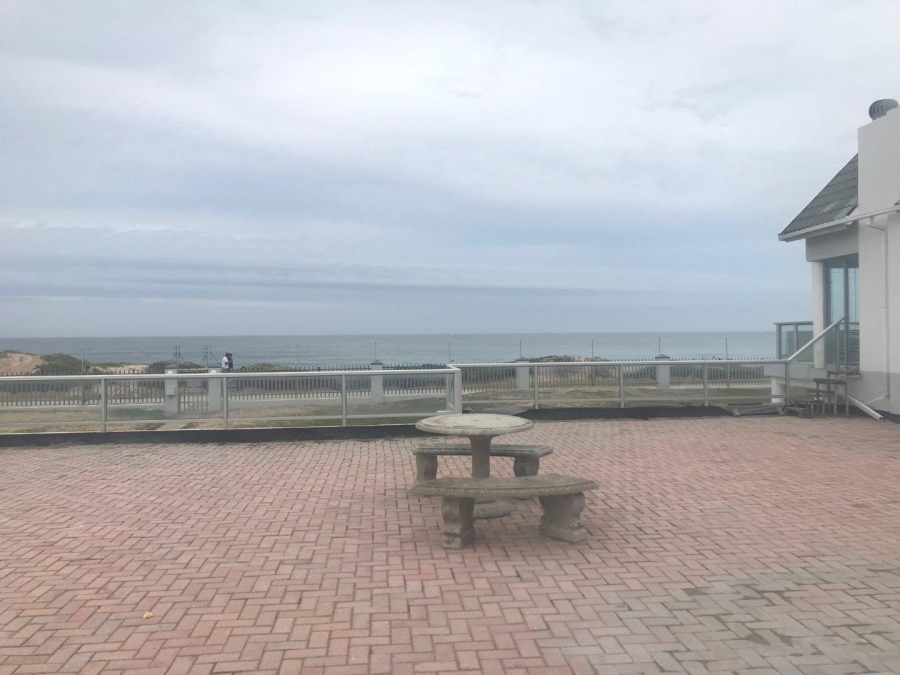 2 Bedroom Property for Sale in Summerstrand Eastern Cape